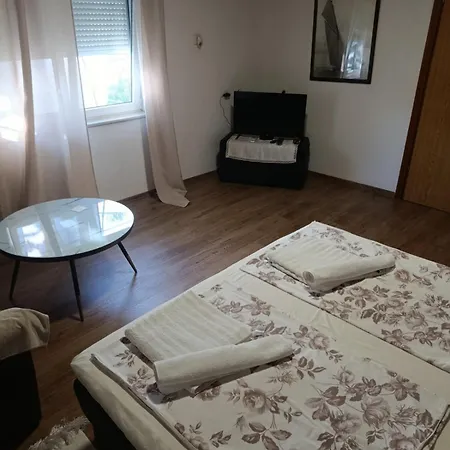 Apartament Eldar *