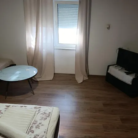 Apartament Eldar *